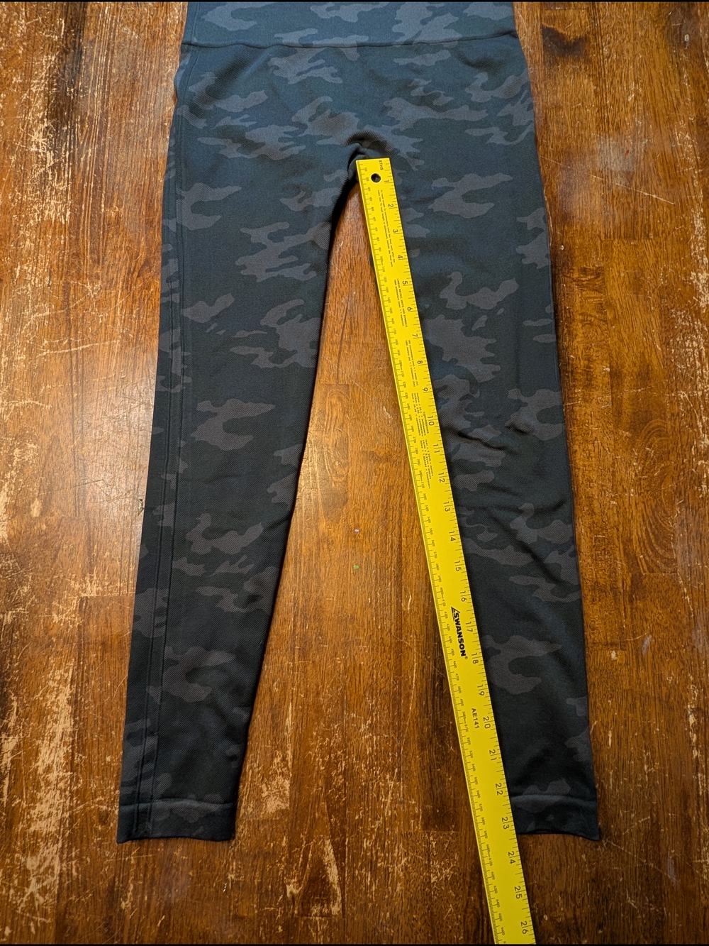 Spanx Look At Me Now Black Camo Leggings Womens Medium Compression Slimming Used - Picture 3 of 6